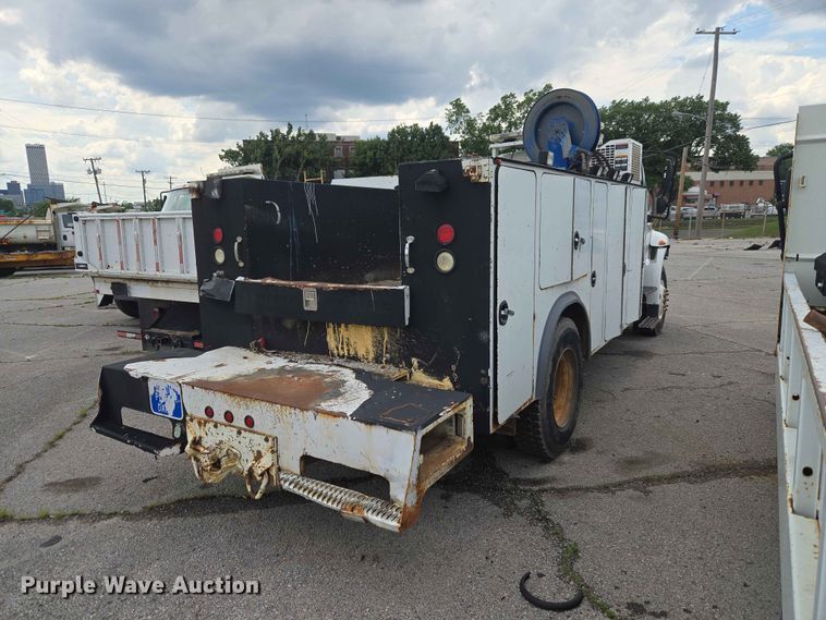 image for item FB8857 2009 International 4400 utility / service truck
