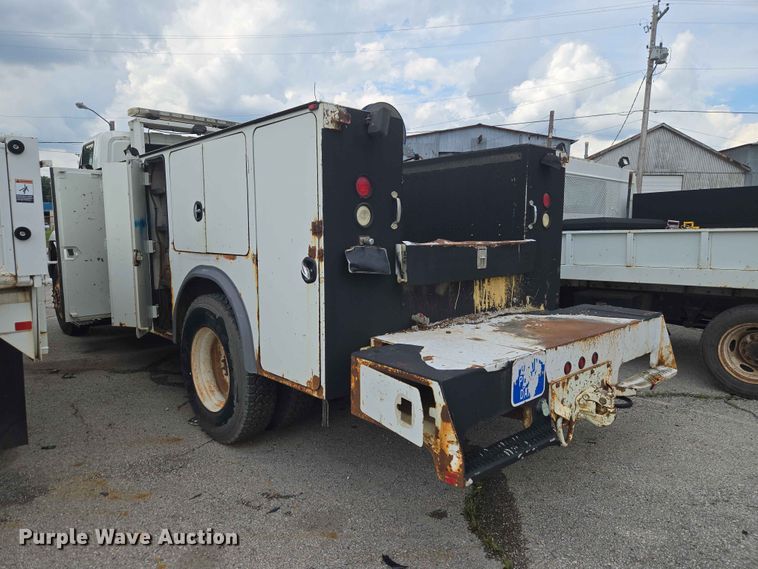 image for item FB8857 2009 International 4400 utility / service truck