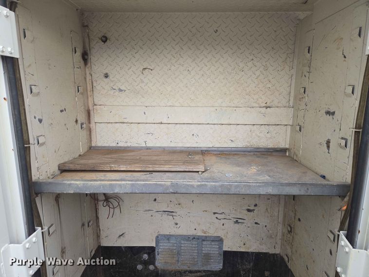 image for item FB8857 2009 International 4400 utility / service truck