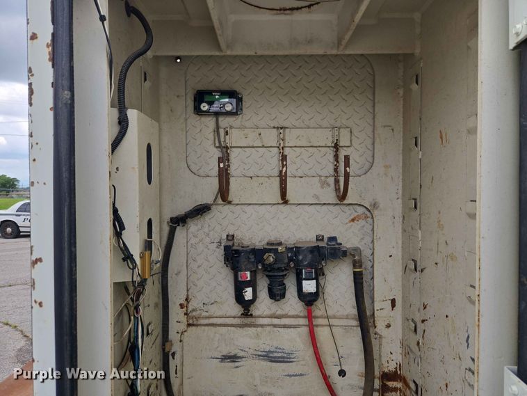 image for item FB8857 2009 International 4400 utility / service truck