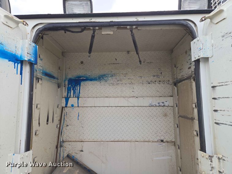 image for item FB8857 2009 International 4400 utility / service truck