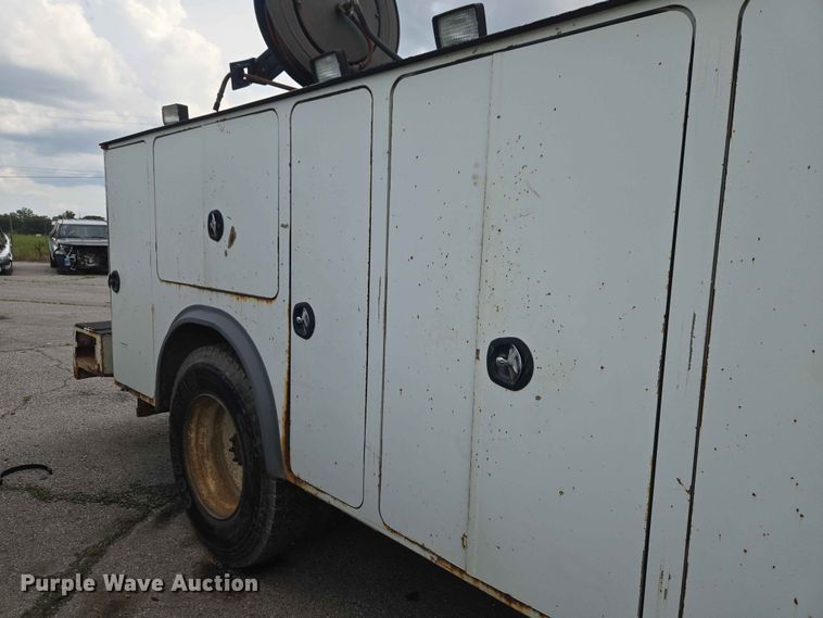 image for item FB8857 2009 International 4400 utility / service truck