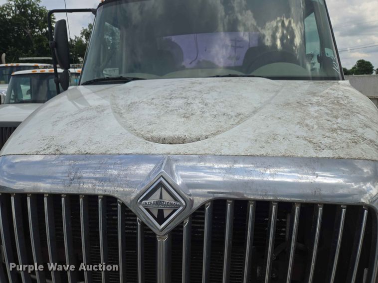 image for item FB8857 2009 International 4400 utility / service truck