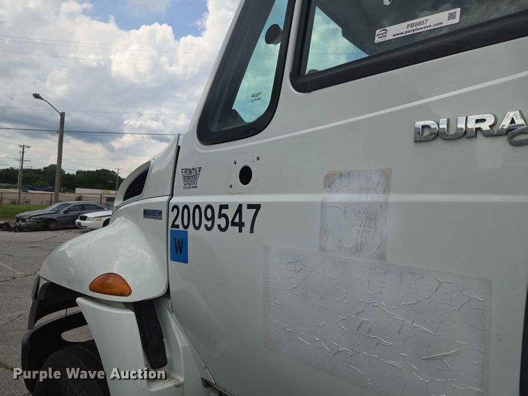 image for item FB8857 2009 International 4400 utility / service truck