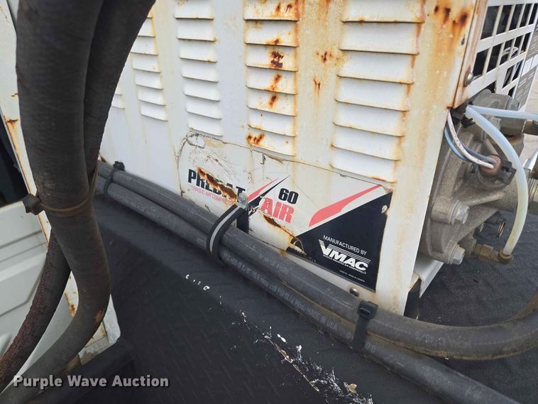 image for item FB8857 2009 International 4400 utility / service truck