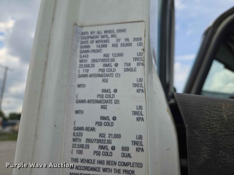 image for item FB8857 2009 International 4400 utility / service truck