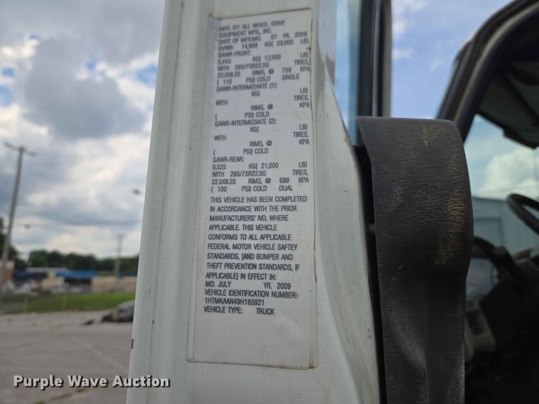 image for item FB8857 2009 International 4400 utility / service truck