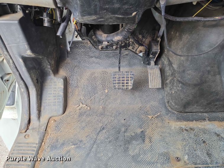 image for item FB8857 2009 International 4400 utility / service truck