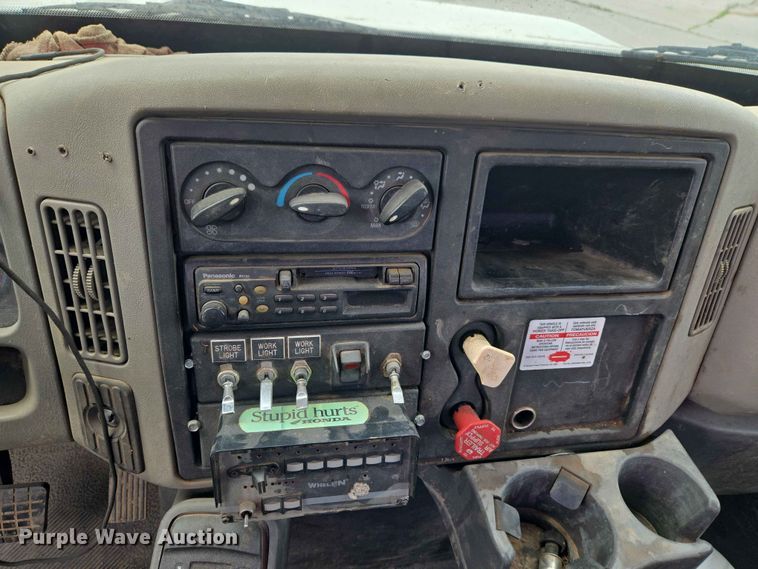 image for item FB8857 2009 International 4400 utility / service truck