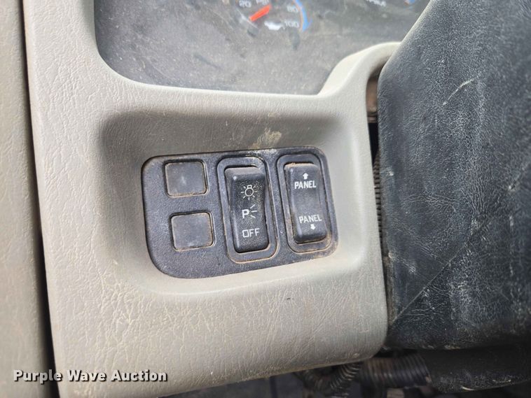 image for item FB8857 2009 International 4400 utility / service truck
