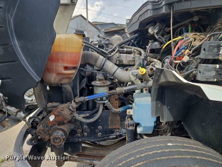 image for item FB8857 2009 International 4400 utility / service truck