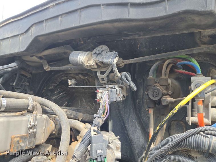 image for item FB8857 2009 International 4400 utility / service truck