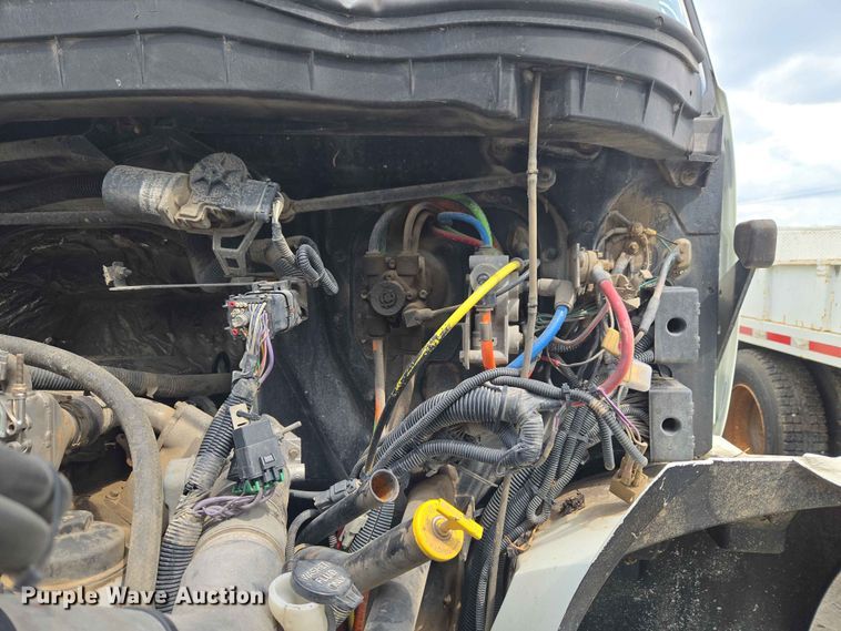 image for item FB8857 2009 International 4400 utility / service truck