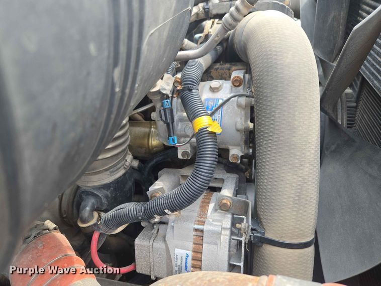 image for item FB8857 2009 International 4400 utility / service truck
