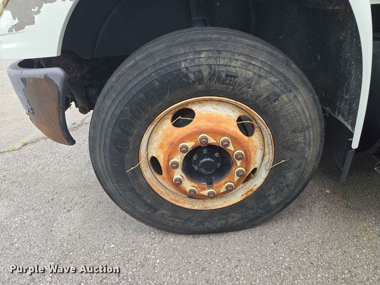 image for item FB8857 2009 International 4400 utility / service truck