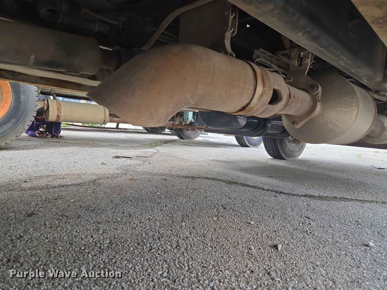 image for item FB8857 2009 International 4400 utility / service truck