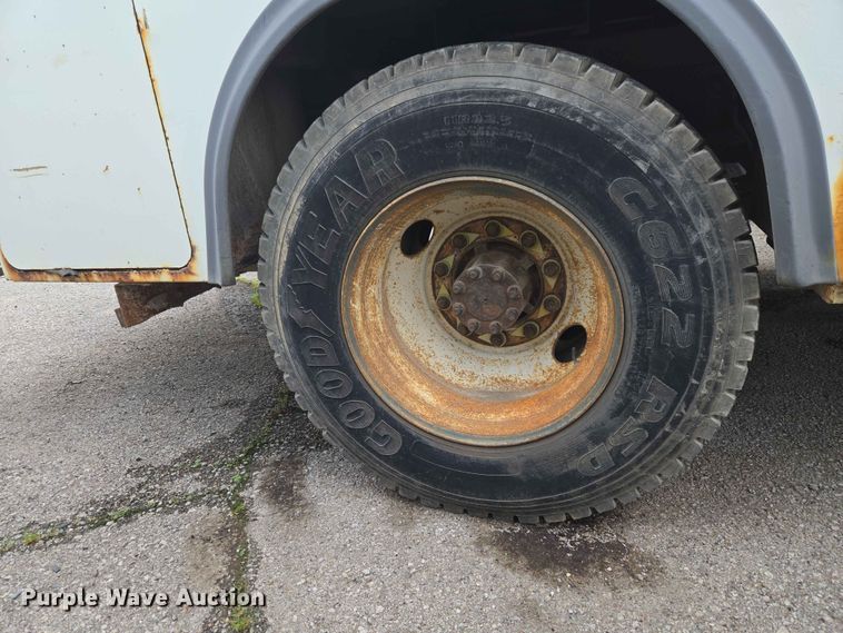 image for item FB8857 2009 International 4400 utility / service truck