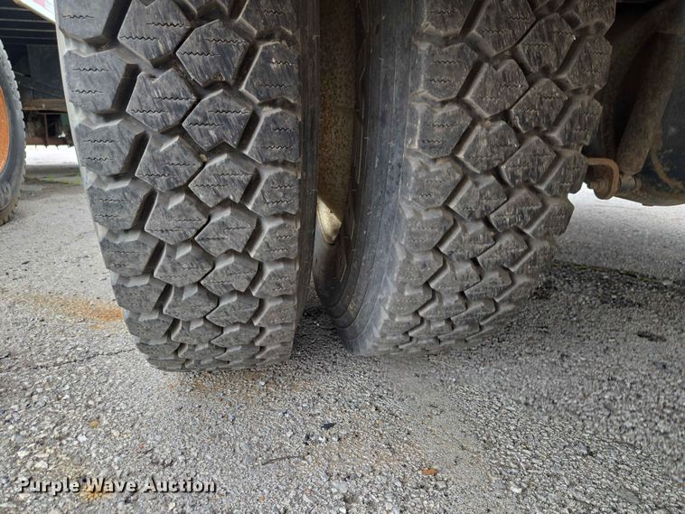 image for item FB8857 2009 International 4400 utility / service truck