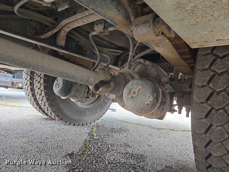 image for item FB8857 2009 International 4400 utility / service truck