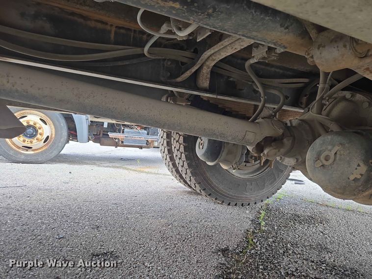 image for item FB8857 2009 International 4400 utility / service truck