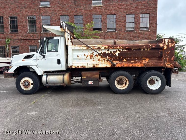 image for item FB8868 2011 International 7400 dump truck