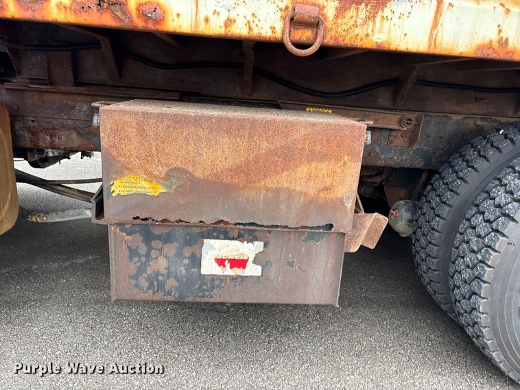 image for item FB8868 2011 International 7400 dump truck