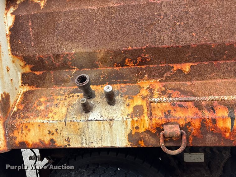 image for item FB8868 2011 International 7400 dump truck