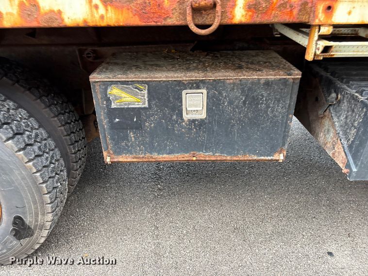 image for item FB8868 2011 International 7400 dump truck