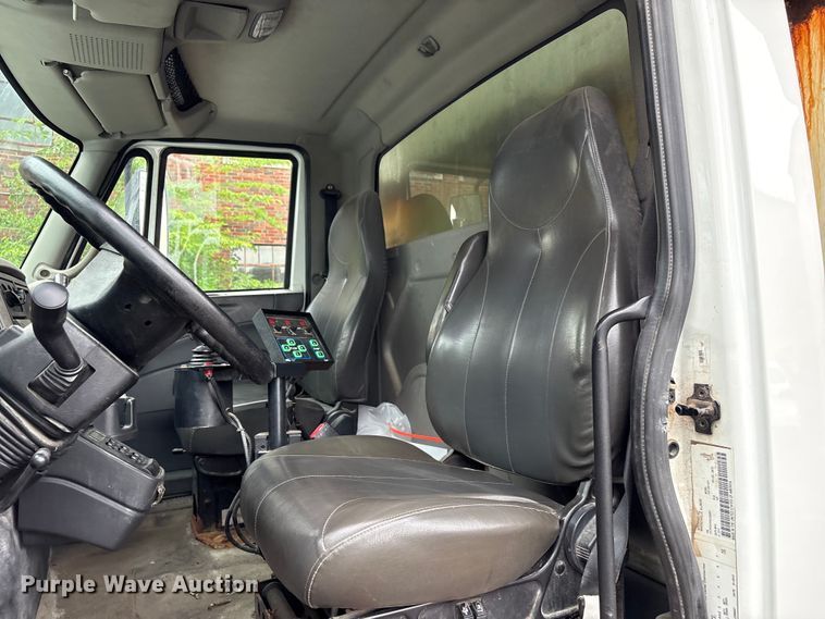 image for item FB8868 2011 International 7400 dump truck