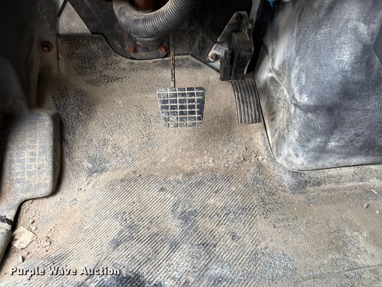 image for item FB8868 2011 International 7400 dump truck