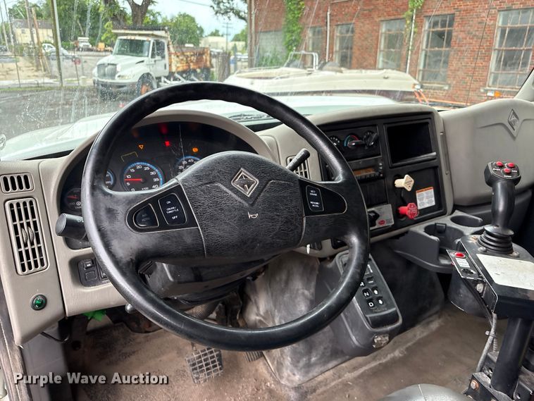 image for item FB8868 2011 International 7400 dump truck