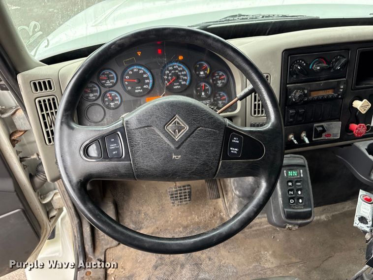image for item FB8868 2011 International 7400 dump truck