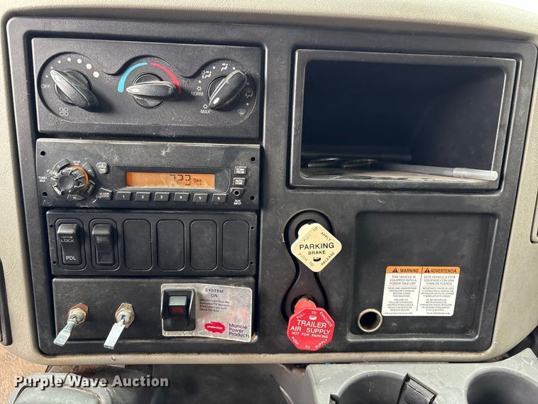 image for item FB8868 2011 International 7400 dump truck
