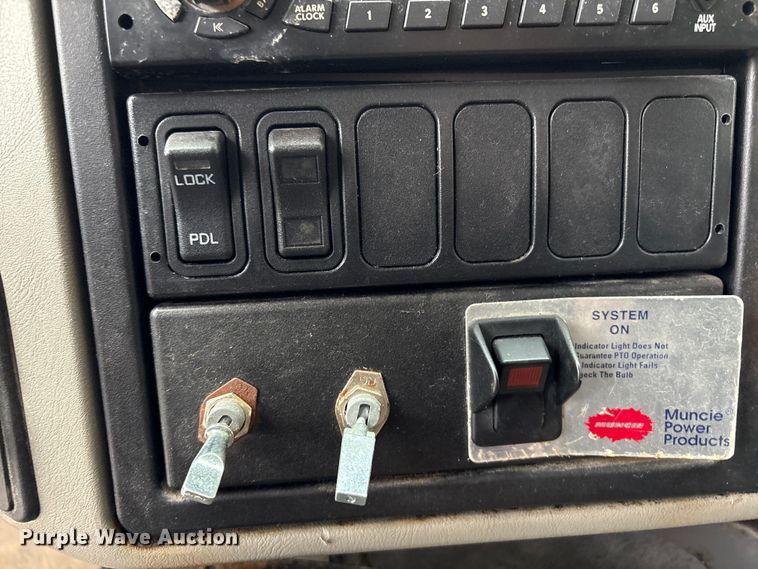image for item FB8868 2011 International 7400 dump truck