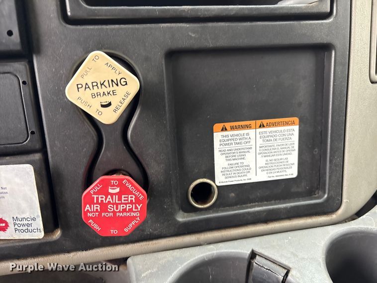 image for item FB8868 2011 International 7400 dump truck