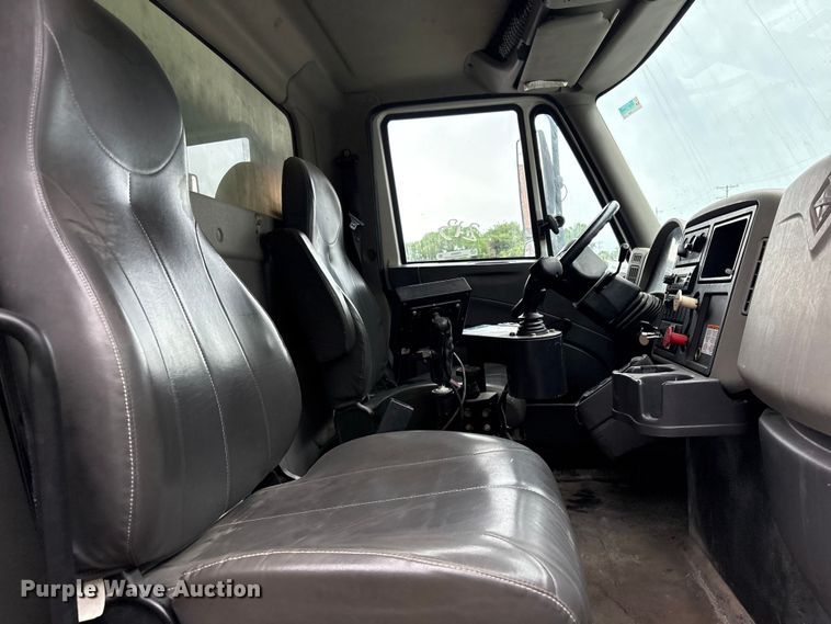 image for item FB8868 2011 International 7400 dump truck