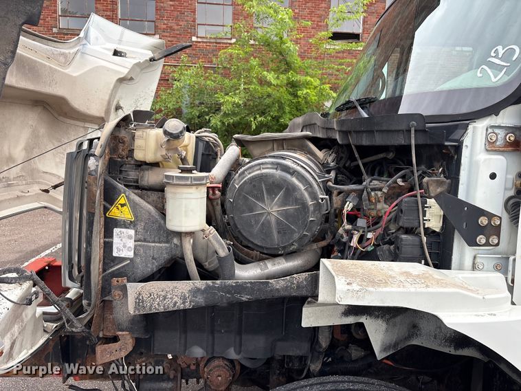 image for item FB8868 2011 International 7400 dump truck