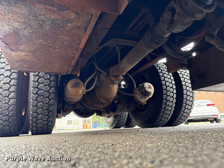 image for item FB8868 2011 International 7400 dump truck