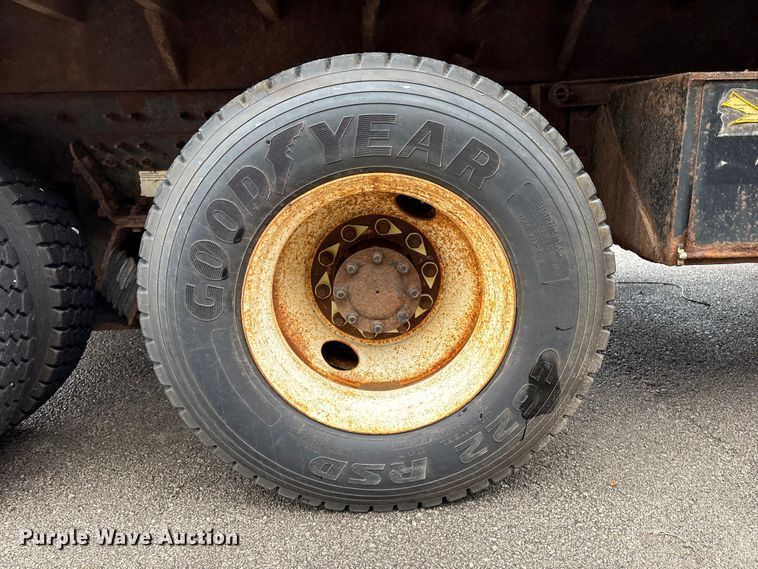 image for item FB8868 2011 International 7400 dump truck