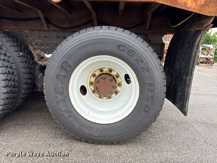 image for item FB8868 2011 International 7400 dump truck