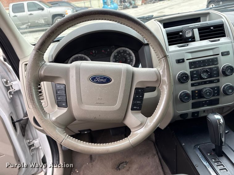 image for item FB8869 2009 Ford Escape Hybrid SUV