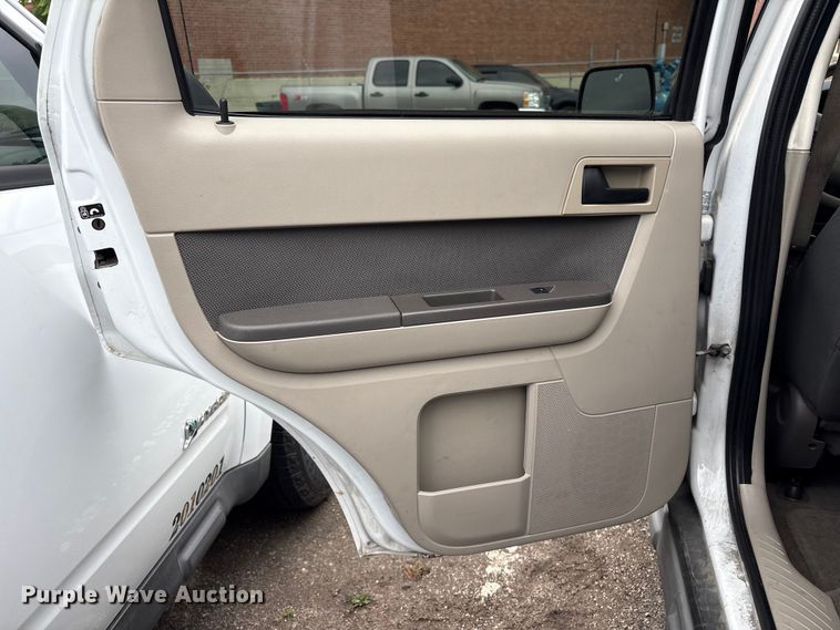 image for item FB8869 2009 Ford Escape Hybrid SUV