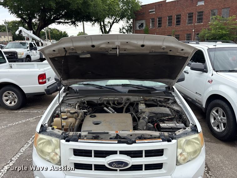 image for item FB8869 2009 Ford Escape Hybrid SUV