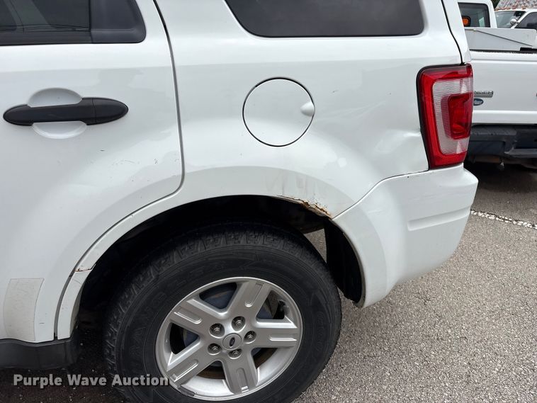 image for item FB8870 2010 Ford Escape Hybrid SUV