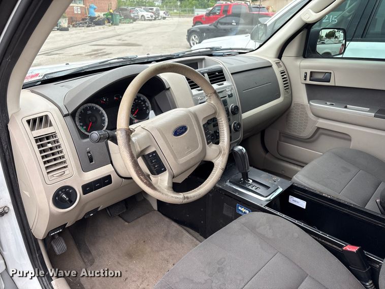 image for item FB8870 2010 Ford Escape Hybrid SUV