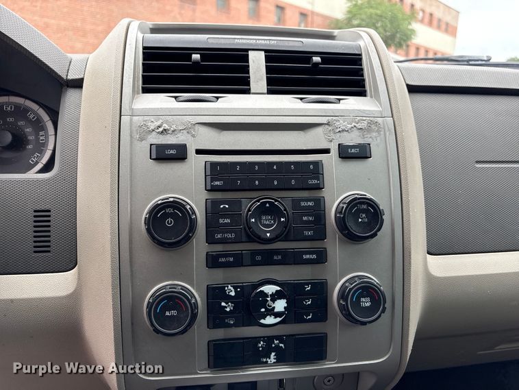 image for item FB8870 2010 Ford Escape Hybrid SUV