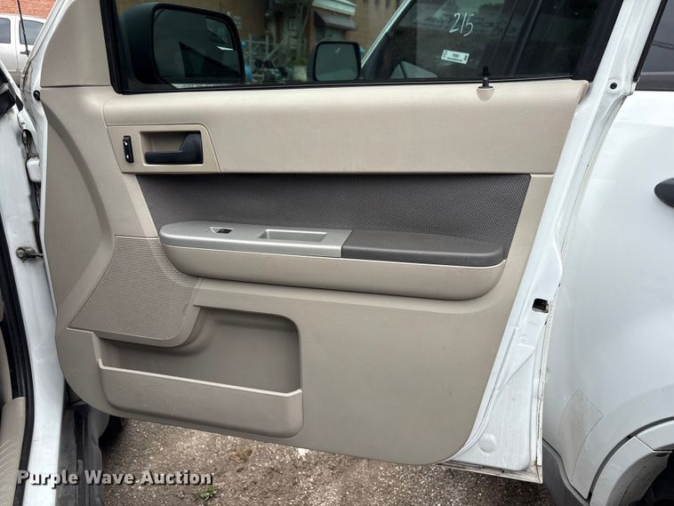 image for item FB8870 2010 Ford Escape Hybrid SUV