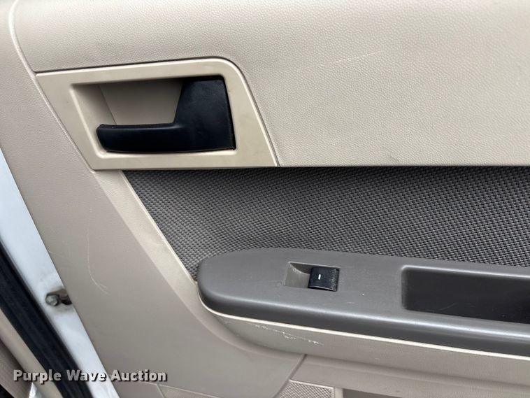image for item FB8870 2010 Ford Escape Hybrid SUV