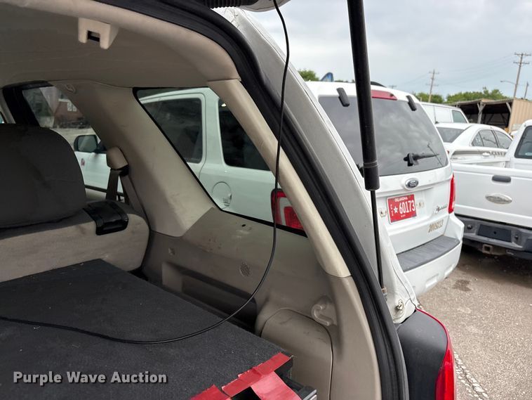 image for item FB8870 2010 Ford Escape Hybrid SUV