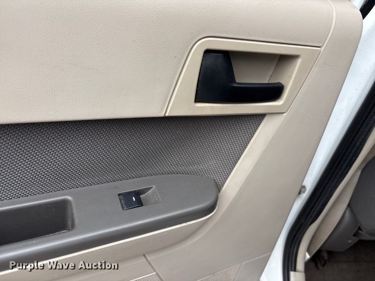 image for item FB8870 2010 Ford Escape Hybrid SUV